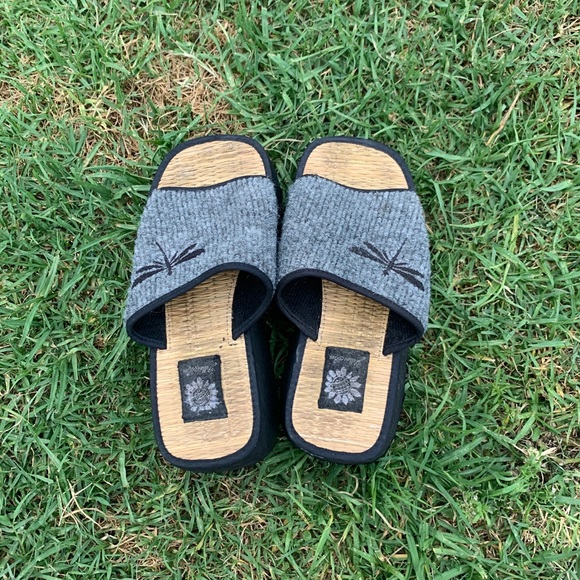 Platforms - Picture 2 of 3